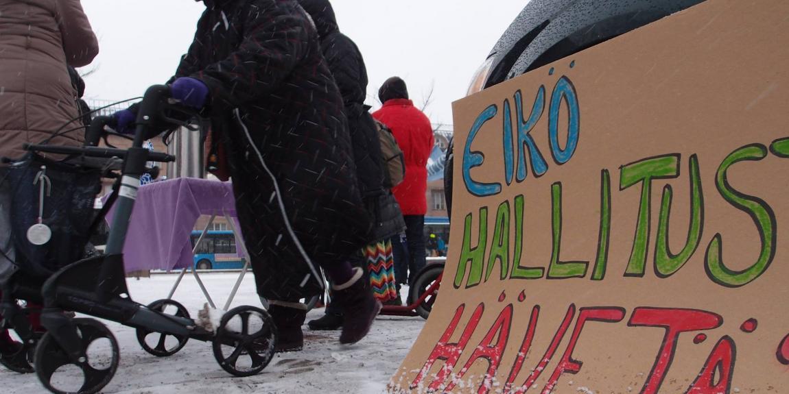 Eroa hallitus joukkovoima SAK työttömyys mielenosoitus kommunismi